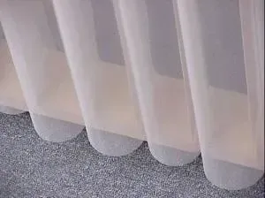 Пластиковый флакон с перекисью водорода для отбеливания занавесок