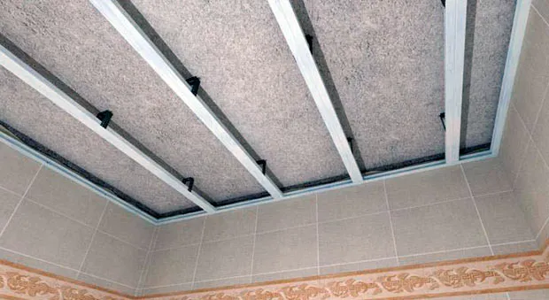 как сделать потолок из пластиковых панелей