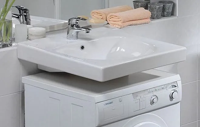 Установка раковины над стиралкой в ванной
