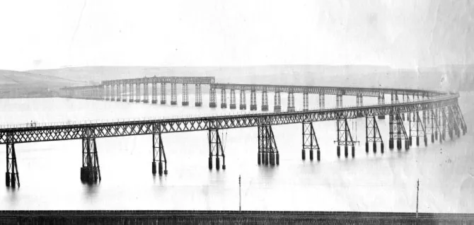 Оригинальный мост через Тей с севера (закончен в 1878 году)