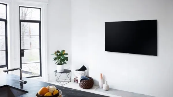 Телевизор на стене из гипсокартона