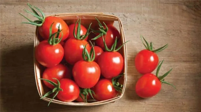 Расскажем и покажем как сохранить помидоры долго свежими: интересные лайфхаки от опытных хозяев