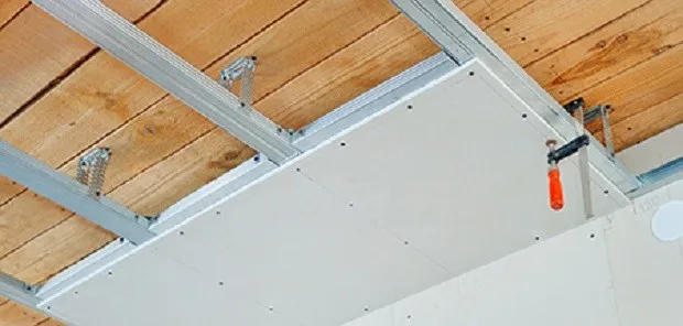 Как сделать потолок в частном доме подвесной потолок