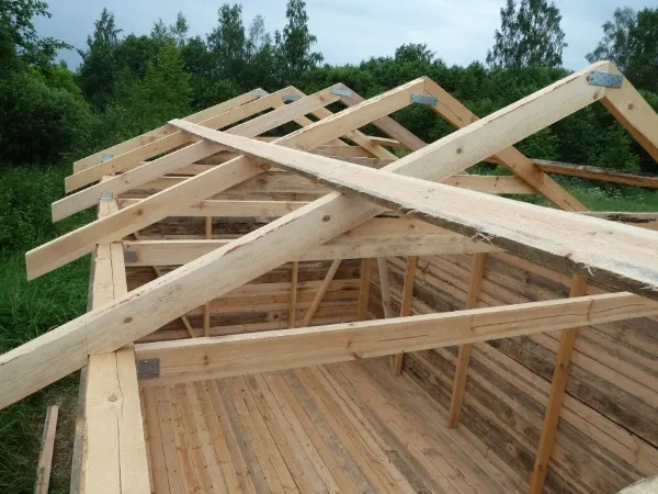 Строительство крыши для сарая