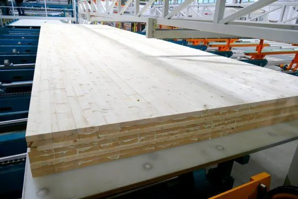 Производство перекрестно-клееных деревянных плит