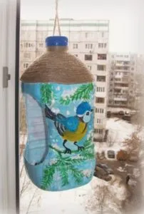 Кормушка для птиц из бутылки: 5 литров, 2 литра и 1 литр