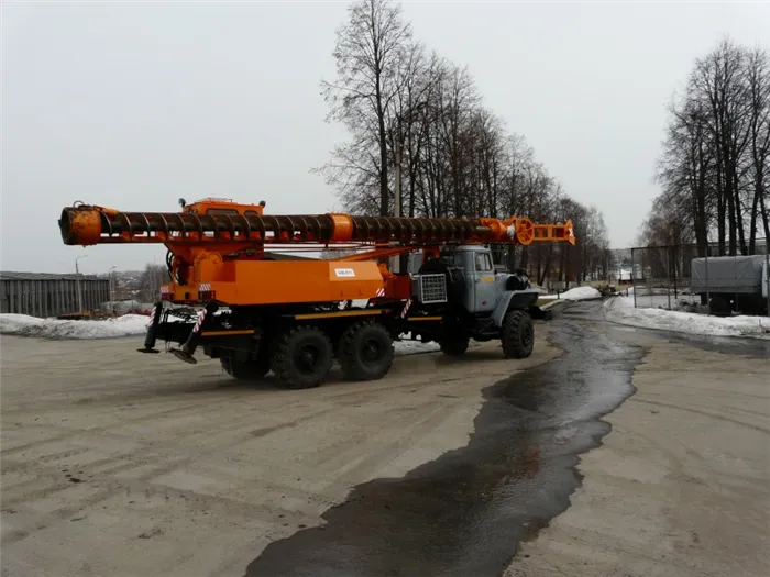 Бурильно-сваебойная машина БМ-811